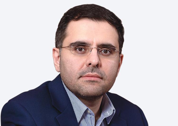 ماجرای جنجالی مدرک تحصیلی سینا کمالخانی! ماجرای جنجالی مدرک تحصیلی سینا کمالخانی!